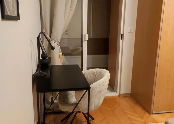 J&sa With Balcony And Garage 아파트 스플리트