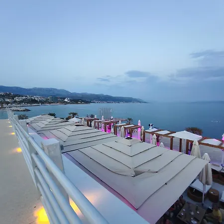 J&sa With Balcony And Garage * سبليت